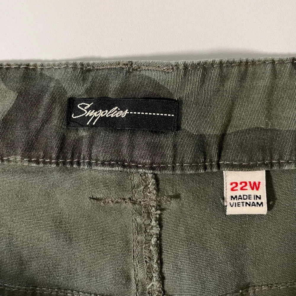Supplies green camo ankle cuffed jeans size 22W ￼ - Picture 6 of 7